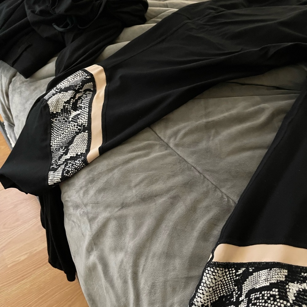 Torrid active wear size 3 black